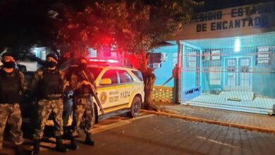 Força Tática do 22° em apoio ao efetivo de Encantado após princípio de rebelião no presídio local (Foto: Divulgação / Brigada Militar Instagram @brigada_militaroficial)