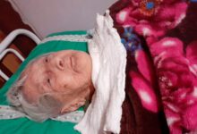 Dona Sinibalda dos Santos Machado, 98 anos de vida, reside no bairro Navegantes, em Encantado.