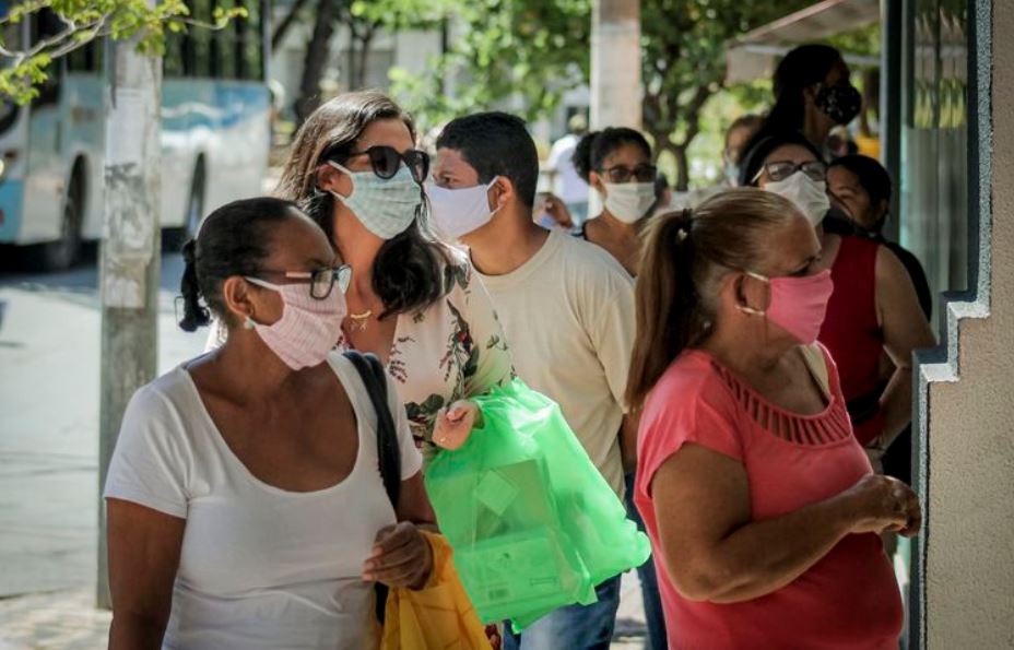 Pedidos de seguro-desemprego caem 1,9% na primeira quinzena de julho