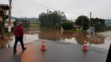 Enchentes de grandes proporções e risco crítico de deslizamentos no RS