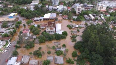 Desde a noite da terça-feira, 7, já havia apreensão pela população, que temia o avanço das águas no centro da cidade.
