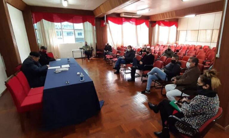 Enchente: Prefeito sinaliza projeto de lei com pacote de ajuda àqueles que sofreram prejuízos