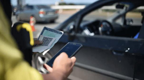 Pagamento do IPVA pode ser feito para evitar recolhimento de carro em blitz ou abordagem. Foto ilustrativa.