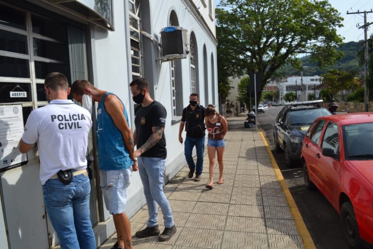 DP de Encantado cumpre três mandados de prisão; em vídeo delegado explica as prisões