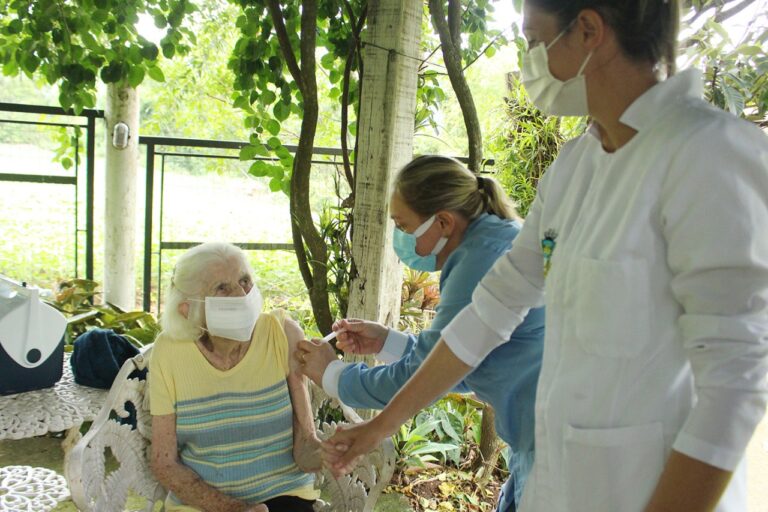 CoronaVac: Muçum, Nova Bréscia, Doutor Ricardo e Relvado já aplicaram as primeiras doses