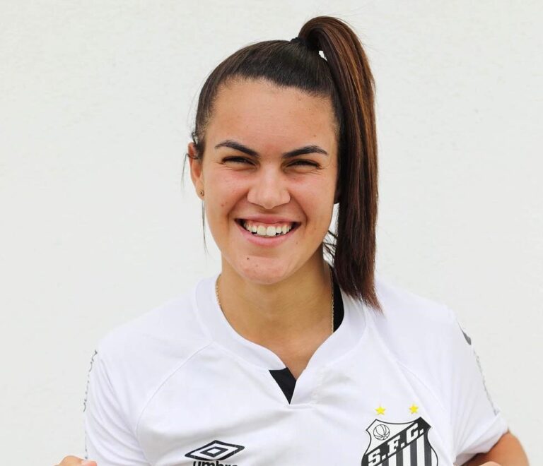 Encantadense assina com o Santos