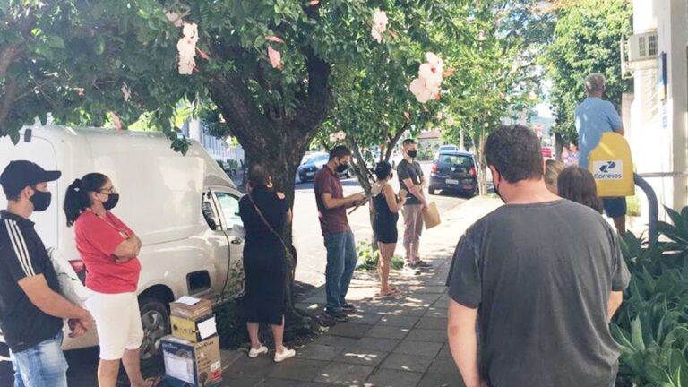Clientes reclamam de atendimento do Correio