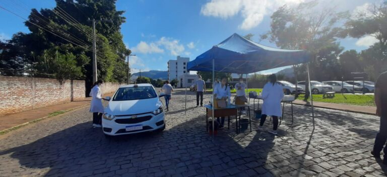 Segunda continua a vacinação de idosos acima de 65 anos e das forças de segurança