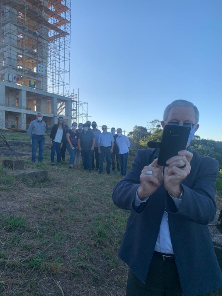 Bispo Dom Aloísio abençoa Cristo Protetor, expectativa é que interceda junto ao Papa