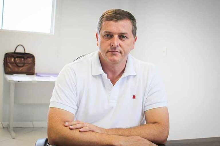 Arma era do prefeito, e indícios apontam que estava sozinho no momento do disparo