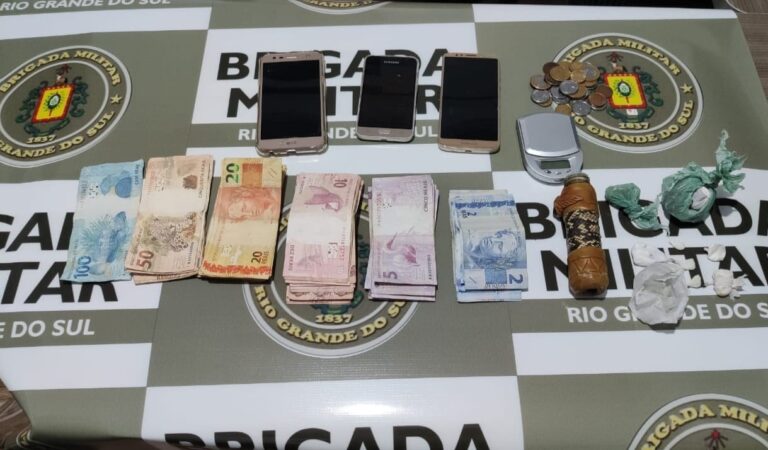 Dois são presos por tráfico em ponto de venda de drogas no centro de Roca Sales
