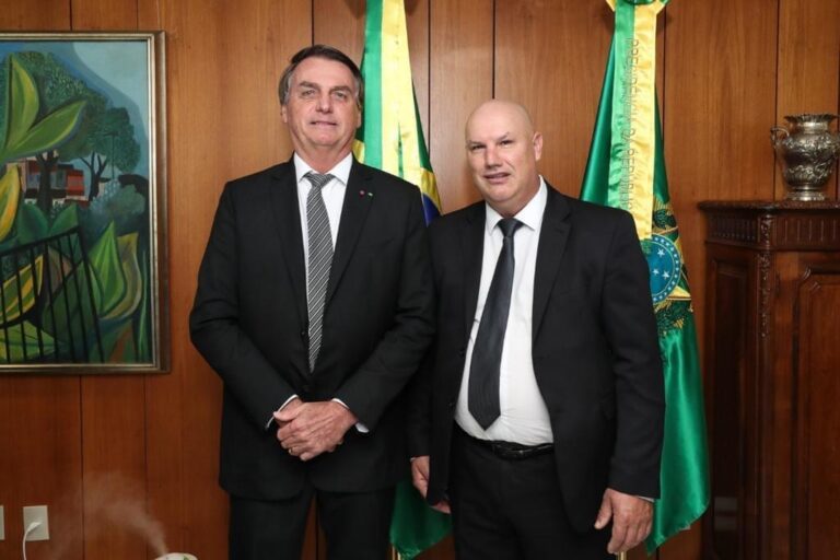 Prefeito de Roca Sales se reúne com Presidente Jair Bolsonaro em conversa sobre turismo