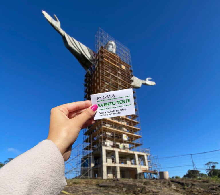 Turistas agora podem chegar perto da estátua do Cristo com visitas guiadas