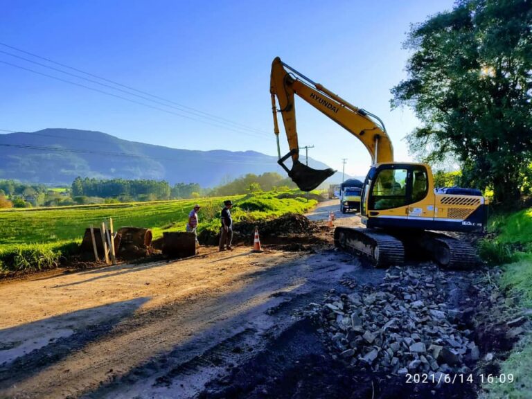Seguem as obras para o asfaltamento da ERS 129 na altura da Fazenda Lohmann