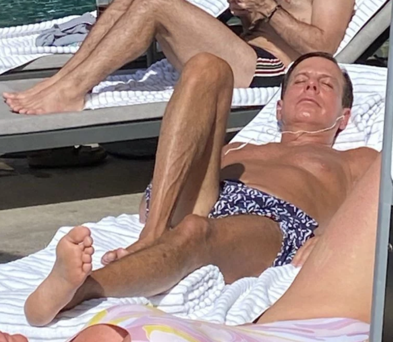 Doria pediu para que paulistas não viajassem no feriado, mas aglomerou no Copacabana Palace