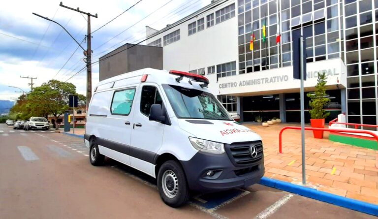 Encantado adquire nova ambulância UTI para o SAMU