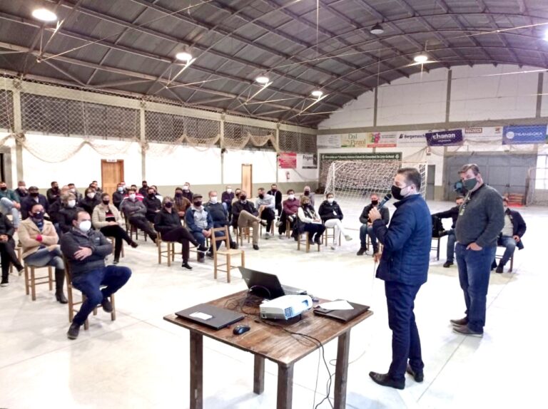 Estudo ambiental sobre o entorno do Cristo e da Lagoa é apresentado a moradores de Linha Garibaldi