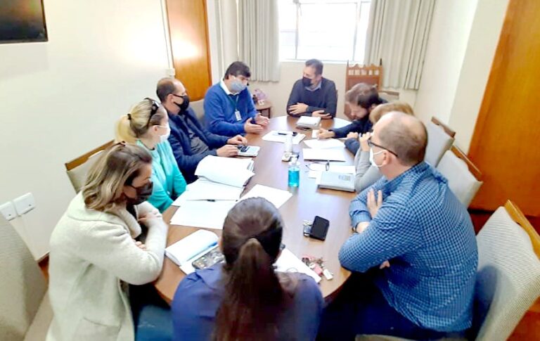 ENCANTADO: Novo decreto suspende atividades das 23h às 5h