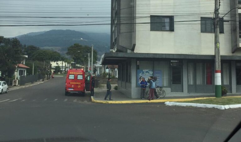 Acidente com caminhão deixa ciclista ferido em Encantado