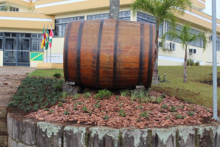 Paisagismo no acesso aos principais pontos turístico em Doutor Ricardo