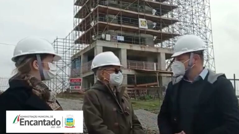 Secretária Estadual da Cultura conhece obra do Cristo Protetor e Moinho de Palmas