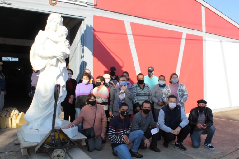 Escultura da Nossa Senhora Mãe do Divino Amor ficará em frente ao Hospital de Putinga