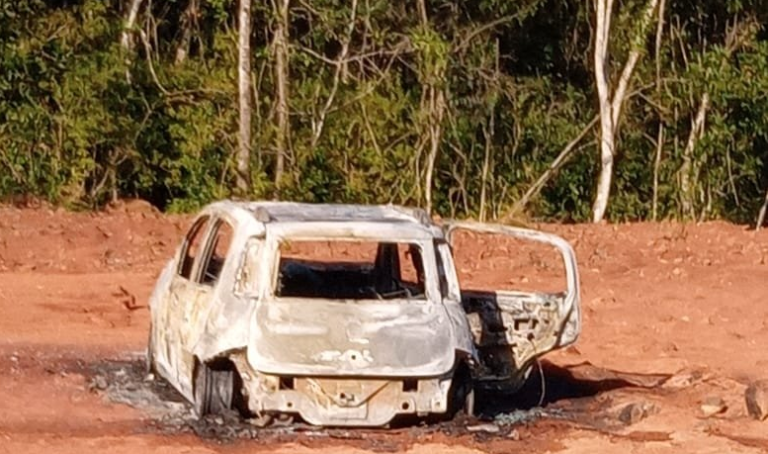 Corpos de mulher e criança são encontrados queimados dentro de carro em Dois Irmãos