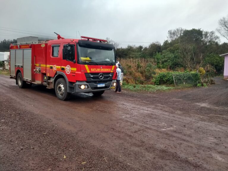 Corpo de Bombeiros resgata homem embriagado de arroio