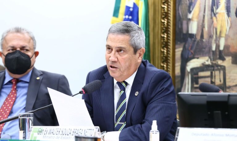 Ministro da Defesa critica “insinuações generalizadas” contra militares