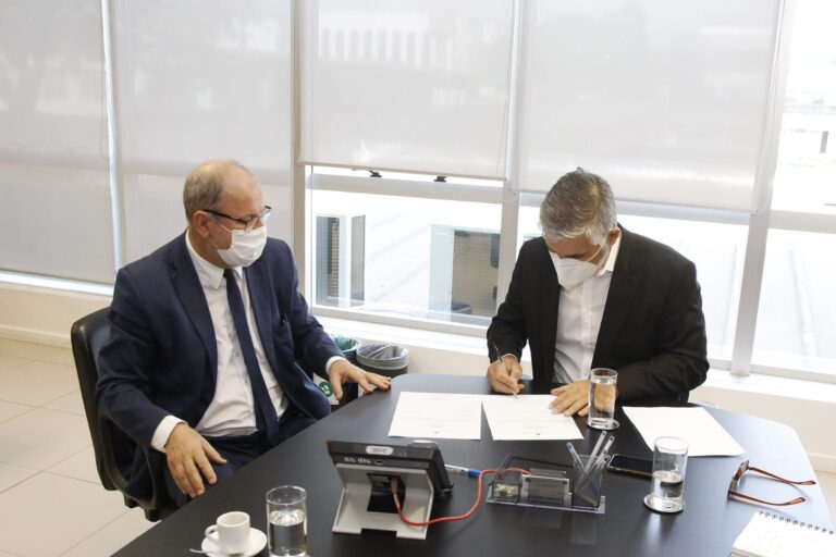 Governo do Estado firma convênio para ações do Casa Verde e Amarela