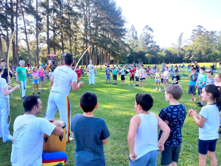 Projeto incentiva prática da capoeira nas escolas em Encantado