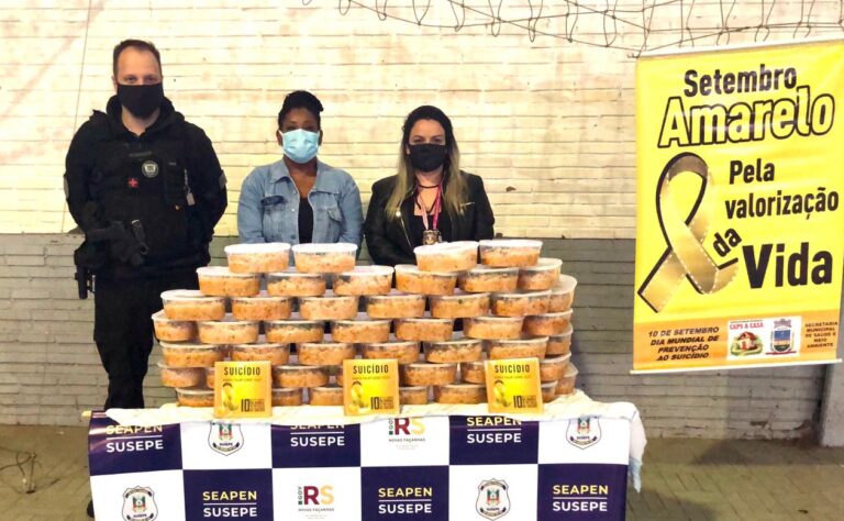 Detentos do Presídio de Encantado distribuem refeições à comunidade