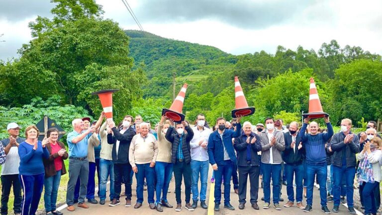 Distrito de Valdástico recebe a quarta etapa do Asfalto Comunitário