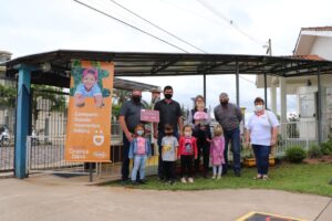 Escola recebeu toldo doado pelo Criança Dália