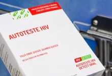 Porto Alegre oferece teste inovador de HIV que pode ser feito em casa