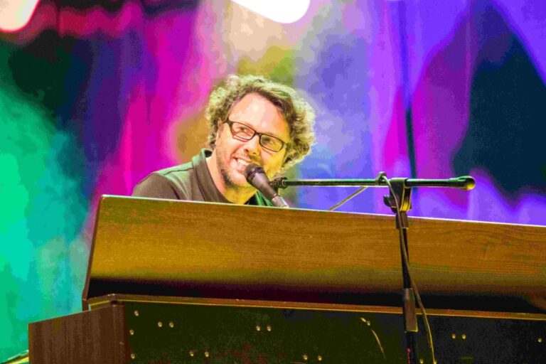 Duca Leindecker participa de bate papo no Teatro Univates