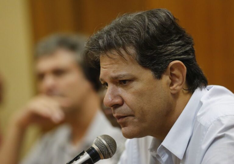 Haddad testa positivo para Covid-19 dias antes de receber dose de reforço