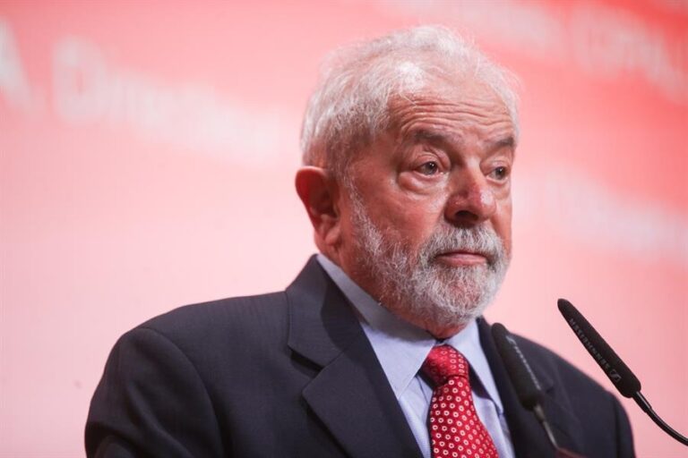 “Não comprem as empresas públicas, pois vamos rediscutir”, diz Lula