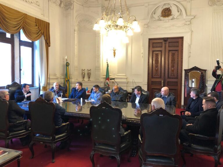 “Inaceitável”: após saída da Amvat, prefeitos têm reunião sobre o pedágio com o Governo Estado