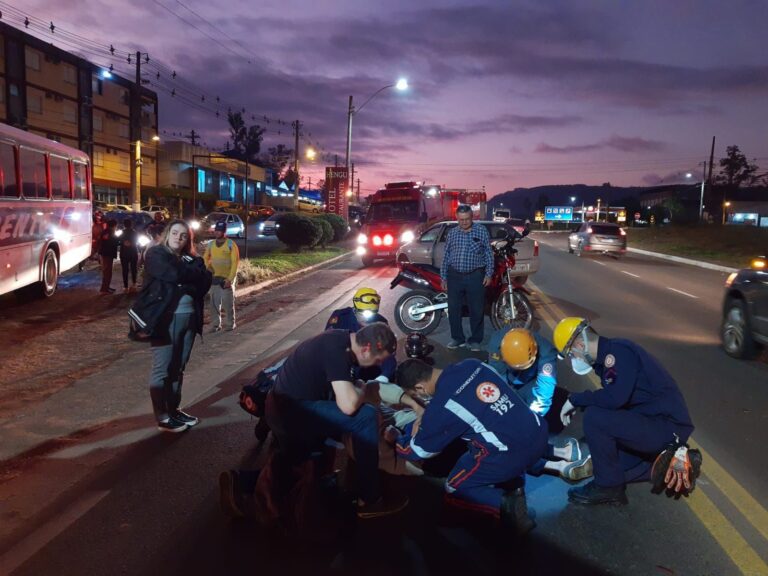 Motociclista fica ferido após colidir com um automóvel na ERS-129