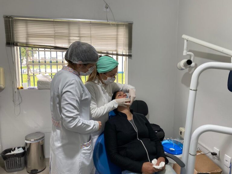 Mutirão de próteses dentárias beneficia mais de 60 pacientes