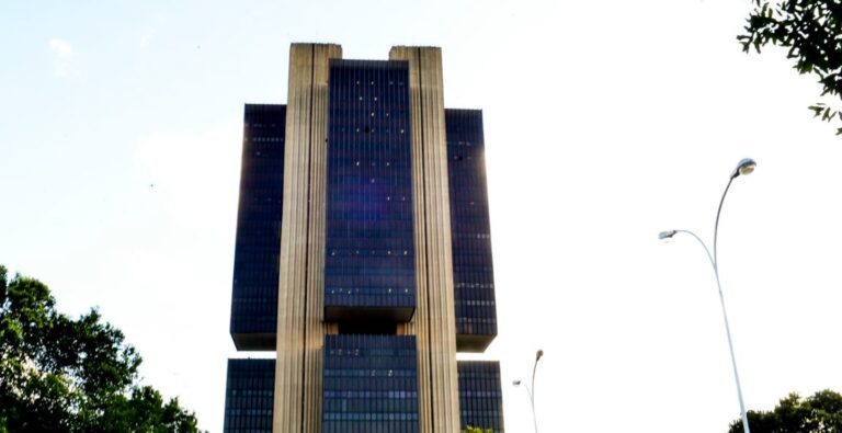 Copom define hoje taxa básica de juros da economia