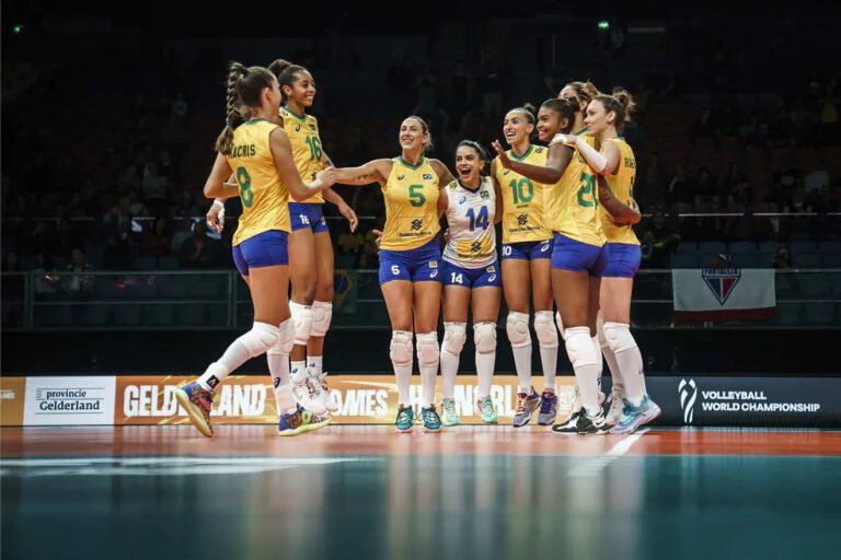 Brasil vence Colômbia e avança no Mundial de Vôlei Feminino