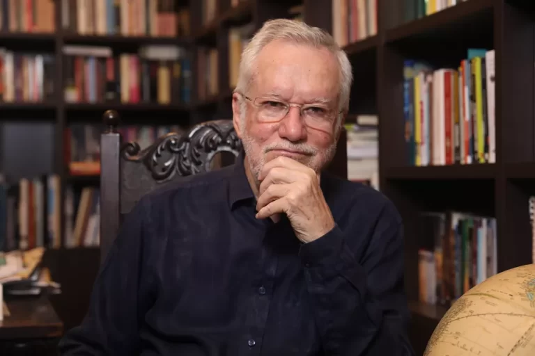 Leia a entrevista de Alexandre Garcia à Visual em junho