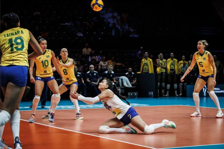 Brasil vence e tira a invencibilidade da Itália no Mundial de Vôlei Feminino