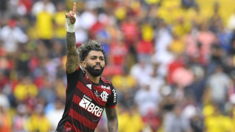 Flamengo vence Athletico Paranaense e é tricampeão da Libertadores