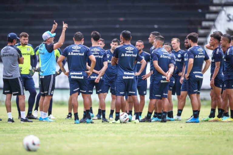 Grêmio precisa de combinação de resultados para garantir o acesso contra o Náutico