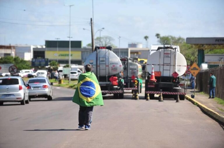 Rio Grande do Sul tem 50 trechos de estradas bloqueadas