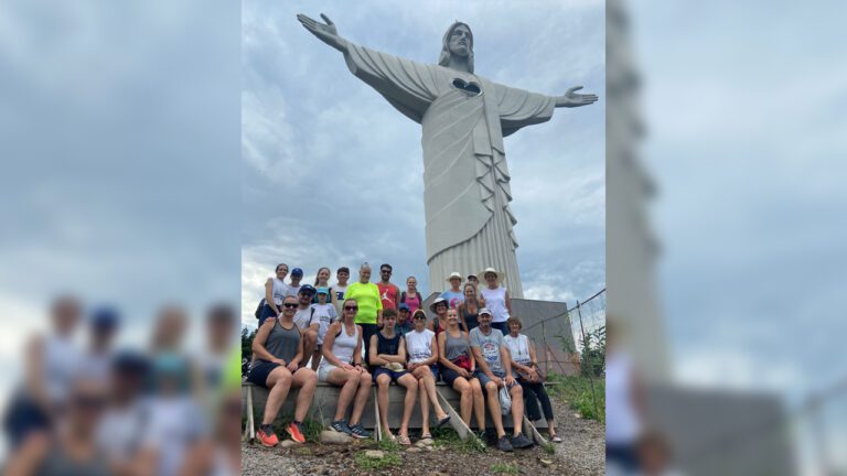 Cristo Protetor é destino de peregrinos neste sábado