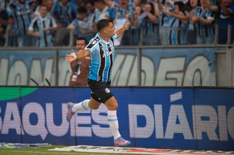 Luis Suárez tem melhor estreia da carreira em título pelo Grêmio;